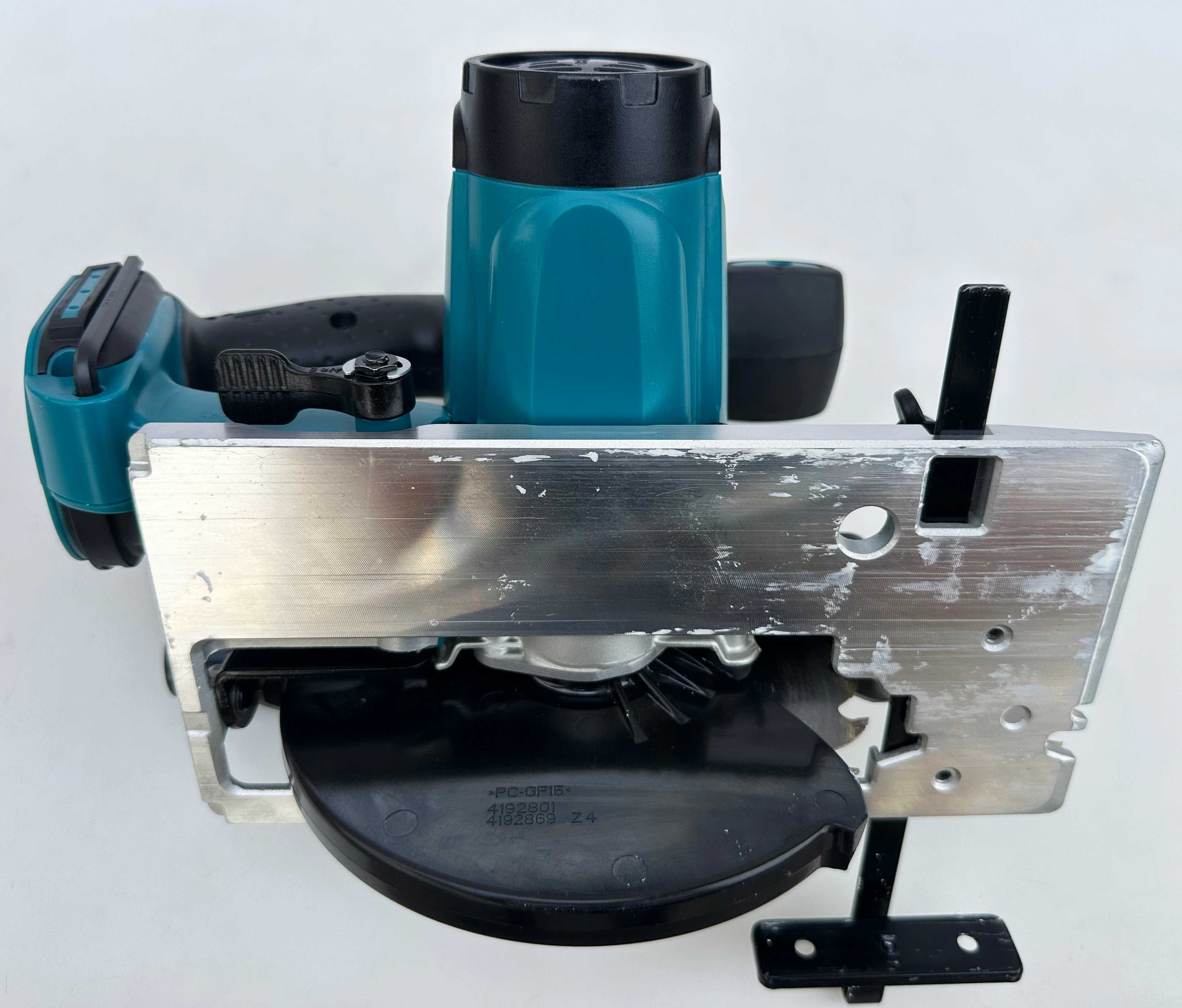 Makita DSS610 - Акумулаторен циркуляр като нов!