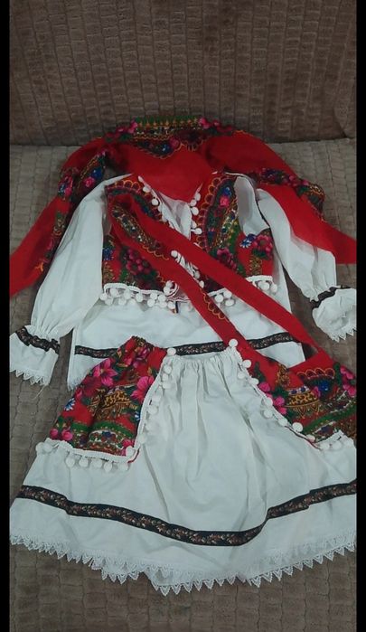 Costum tradițional copiii