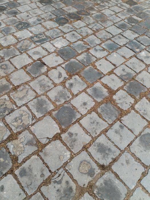 Piatra cubica de vânzare