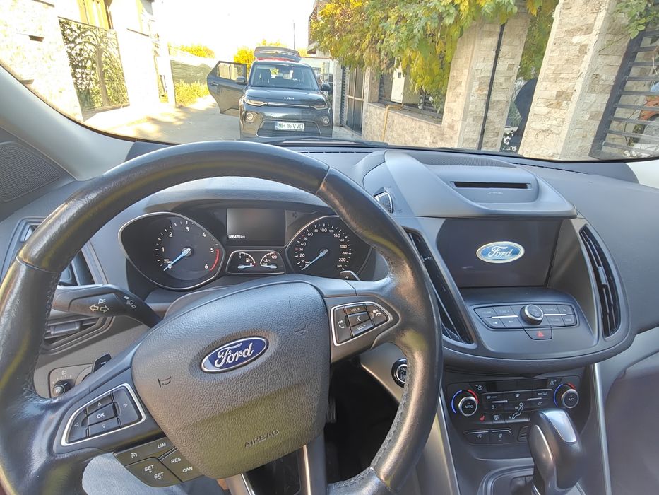 Vând Ford Kuga 15tdci