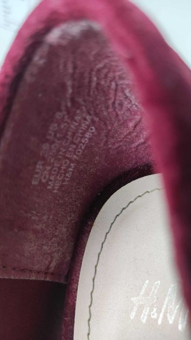 Pantofi cu toc ascutit rosu / burgundiu din catifea H&M marimea 39-40
