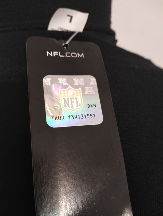 Pulover Armany Exchange mărime XL și NFL mărime L