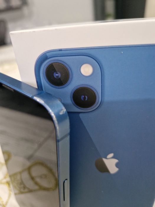 Продавам iphone 13