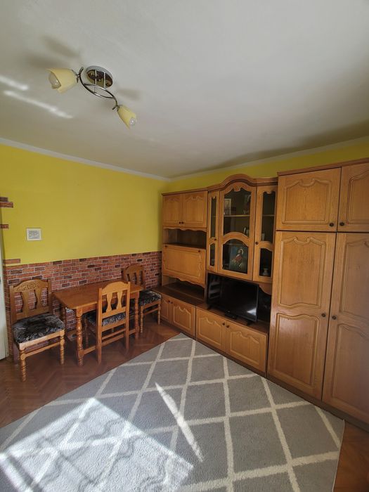 Închiriez Garsoniera