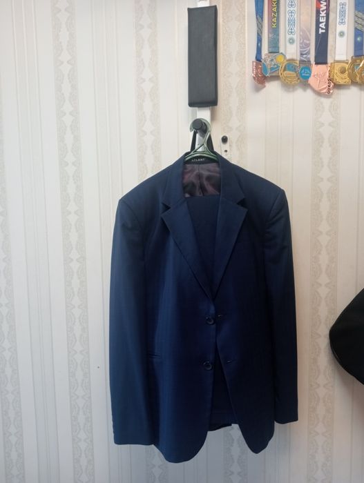 Продам костюм с брюками