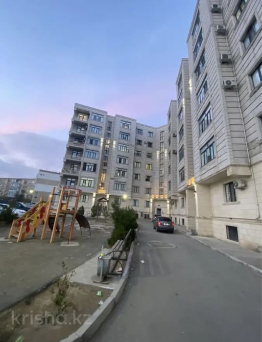 Продам квартиру 120,4 кв.м, 27 мкр., 93 дом ЖК Жайлау, 3 этаж,