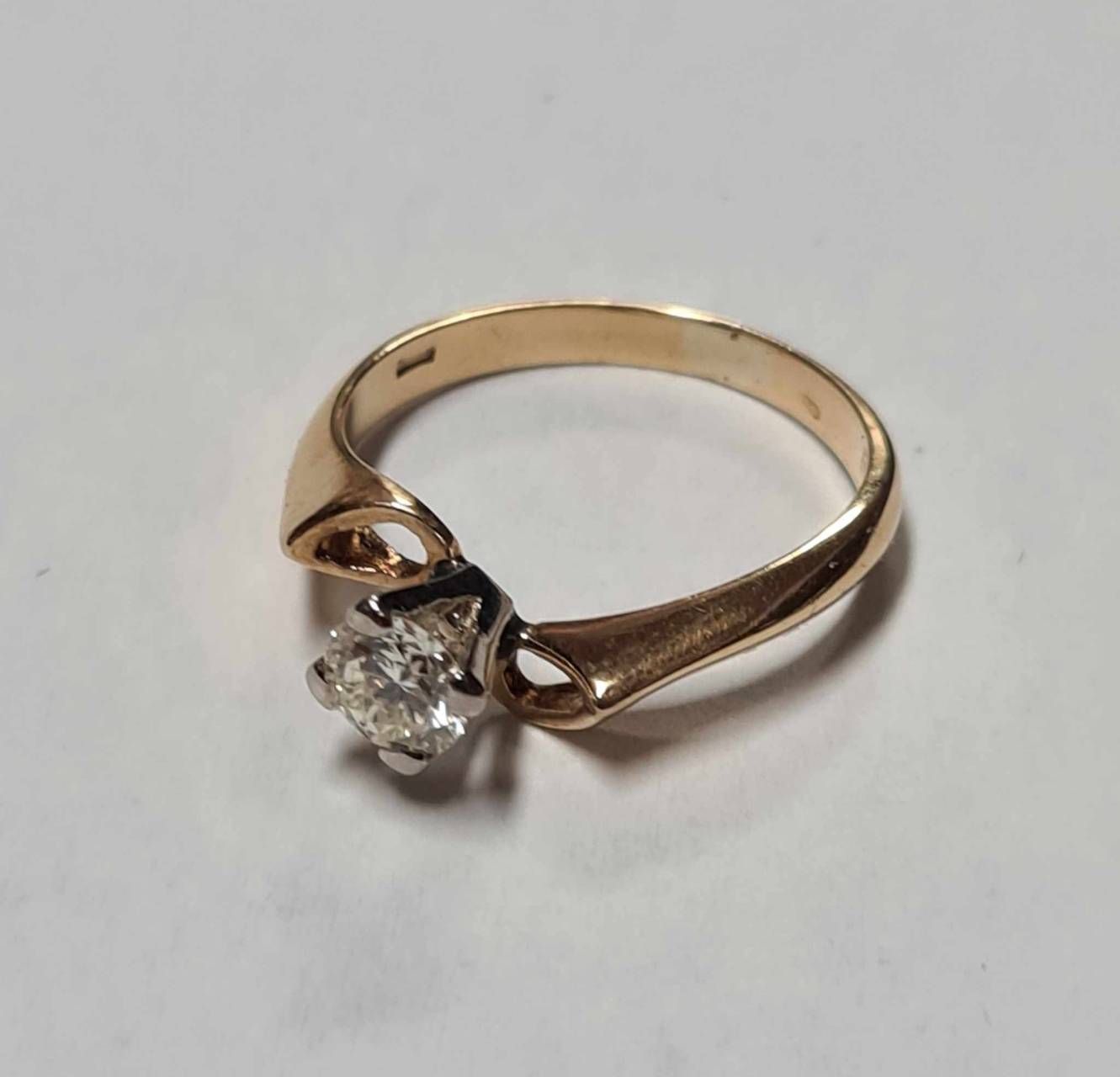 Inel din aur galben 18k cu diamant natural, IAU559