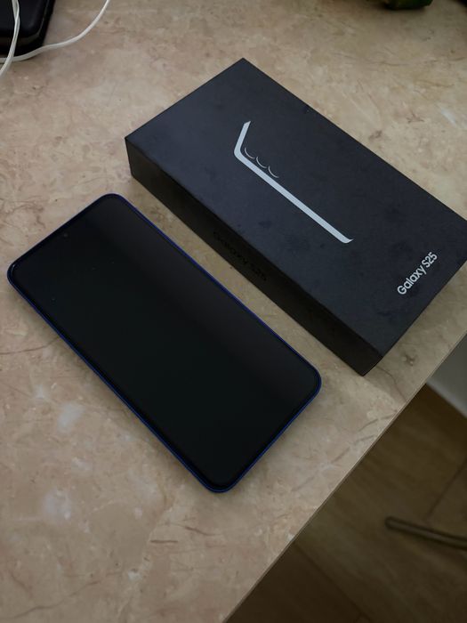 Samsung Galaxy s25 aproape nou