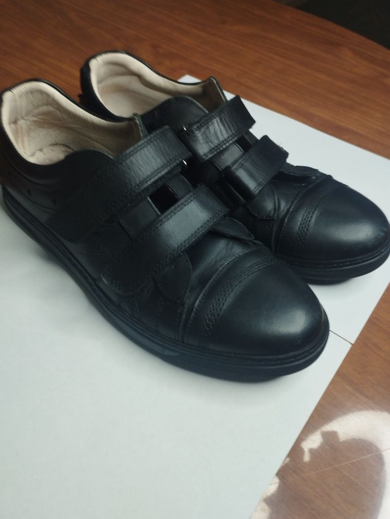 Черные туфли для детей