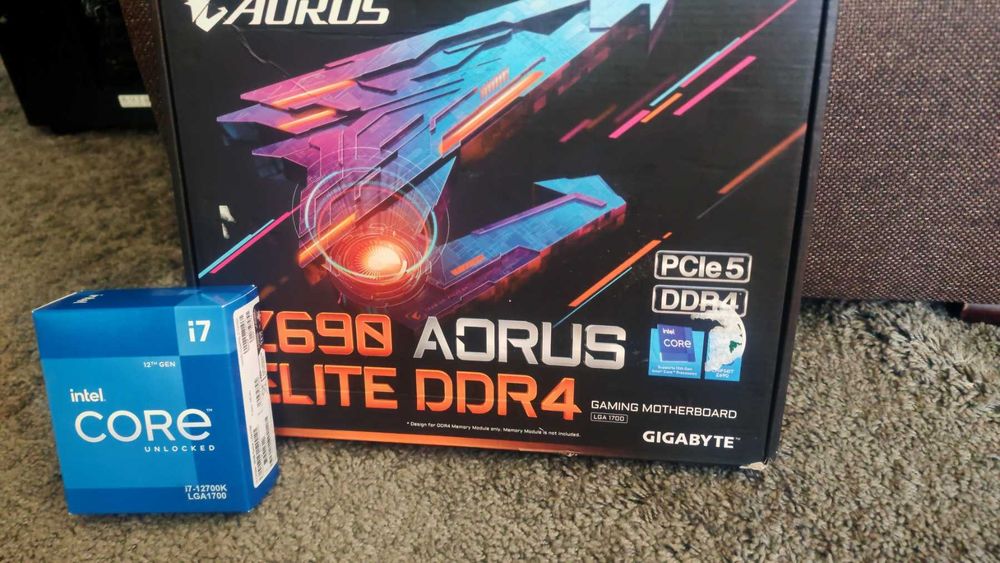 GIGABYTE Z690 AORUS ELITE D4 + Intel i7-12700K, 12 Cores 5.0GHz