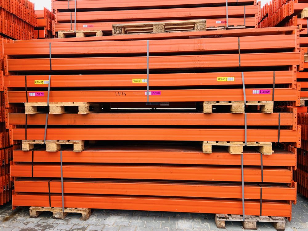 Rafturi metalice la 3,6 m lungime