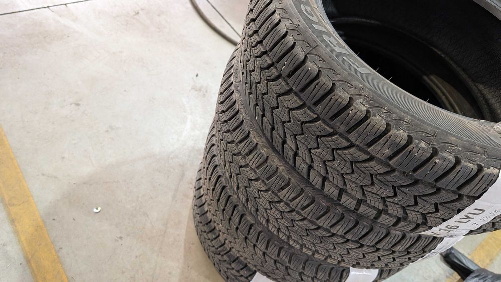 Vând Anvelope Iarnă DEBICA FRIGO 2 – 195/55 R16 – DOT 4122