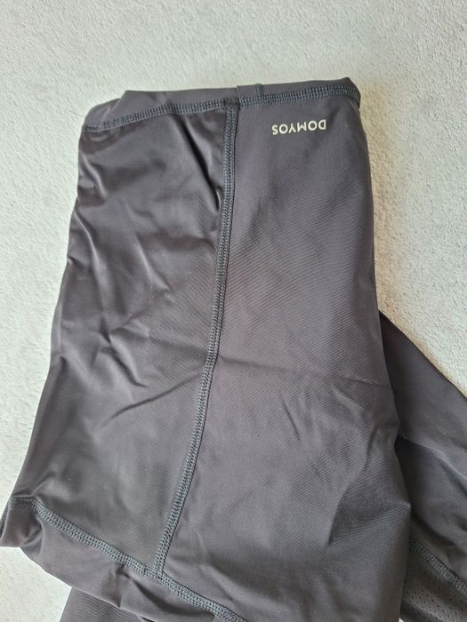 Спортно Бюстие и спортен клин domyos