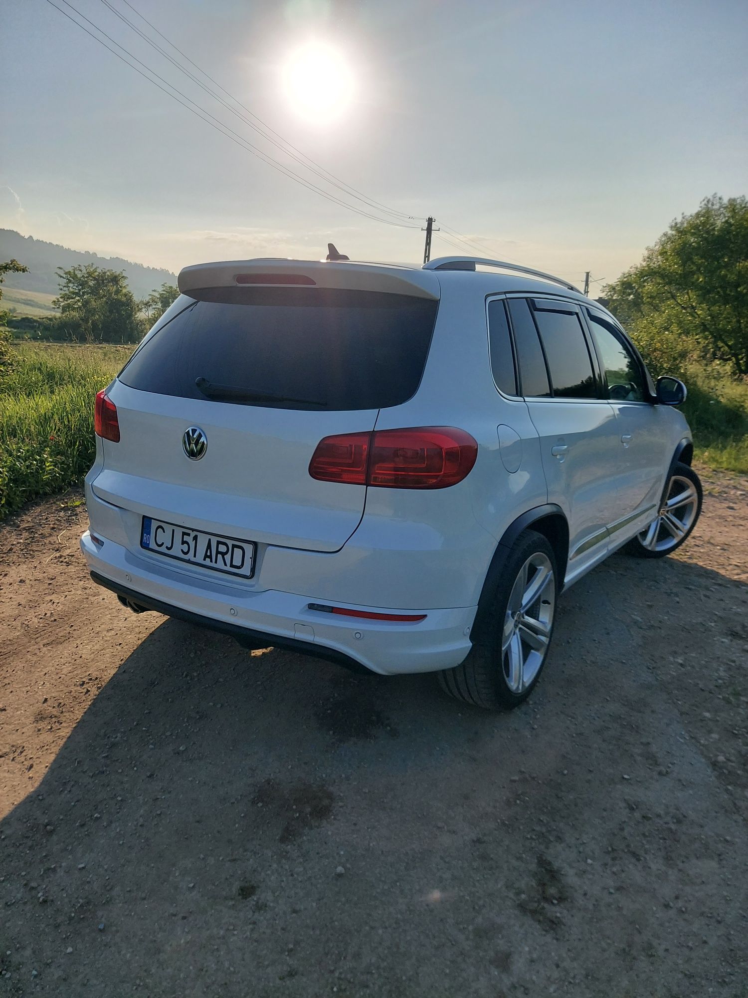Vând Vw Tiguan R-line 12.200  euro