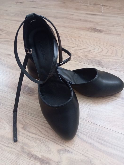 Дамски обувки за танци
