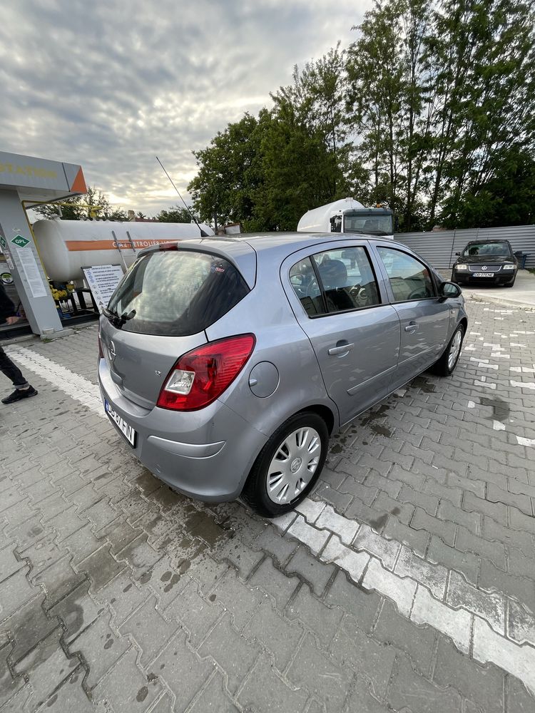 Vand opel corsa 1.2 benzina mai multe detali in pv