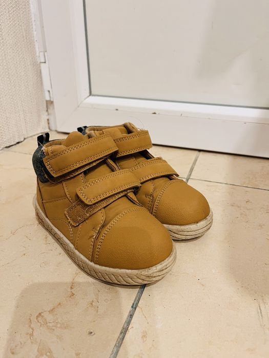 Продам ботинки детские