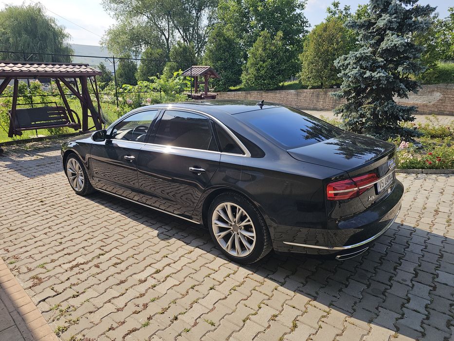 Vând Audi A 8L Prezident.2015 motor 3000. Full !!! Accept variante +-