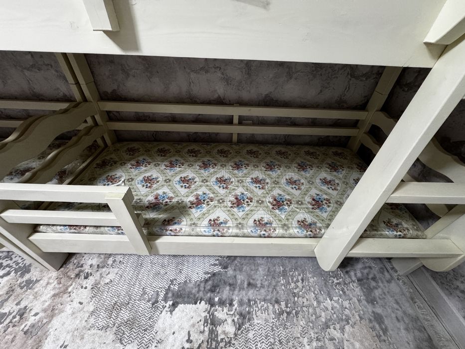 Детский двух этажная кровать