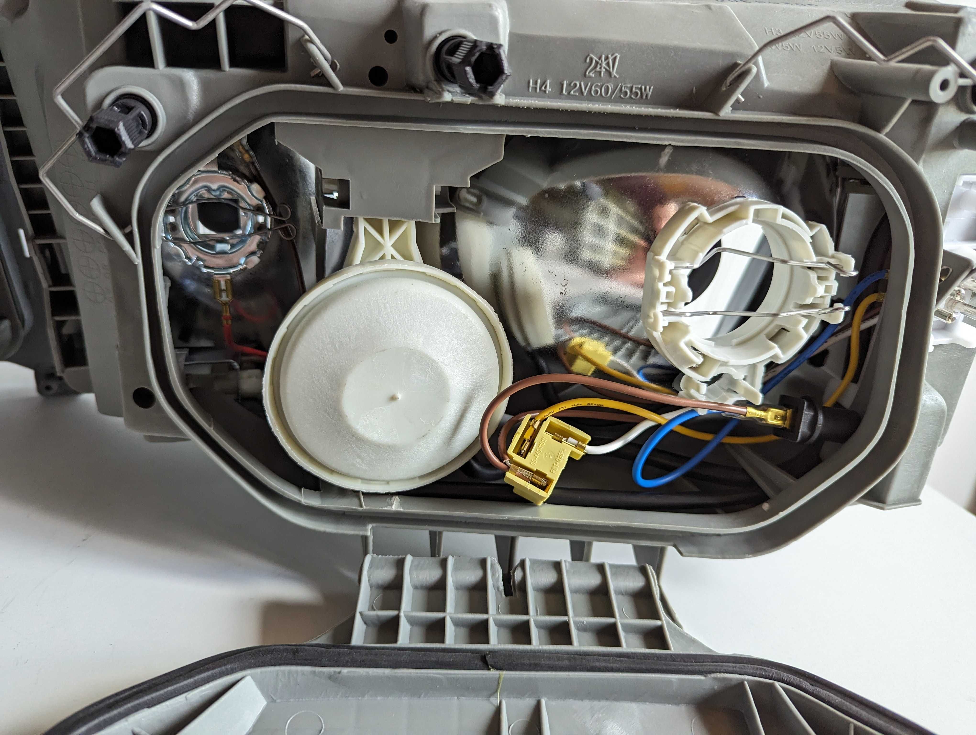 Фарове Мерцедес 124 84-92 преди фейс Нови Депо Mercedes W124 DEPO