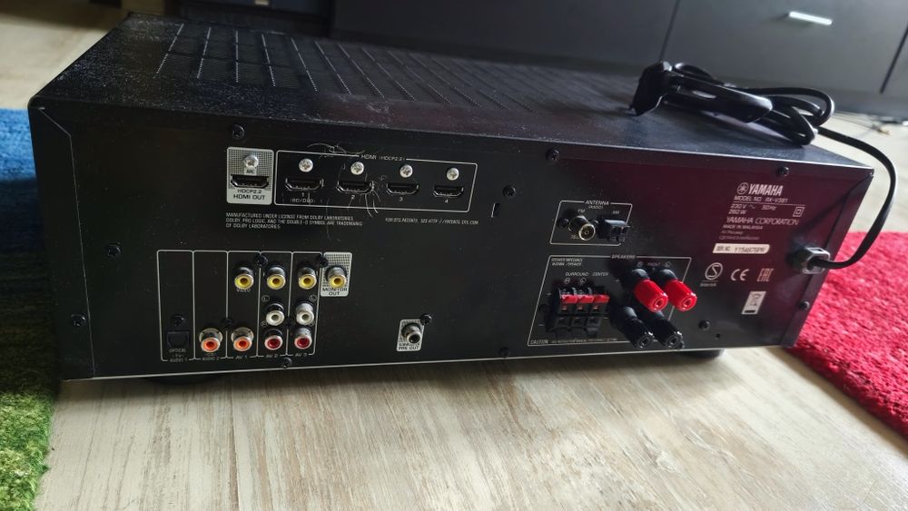 Receiver 5.1 Yamaha RX-V381