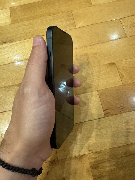 Продавам iPhone 13 Midnight 128 GB