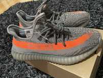 Vand pereche de yeezy uri