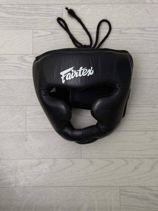 шлем для единоборств