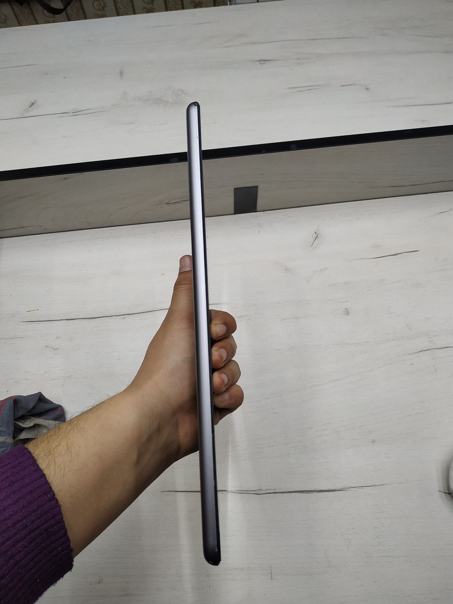 Ipad air 16 sotiladi