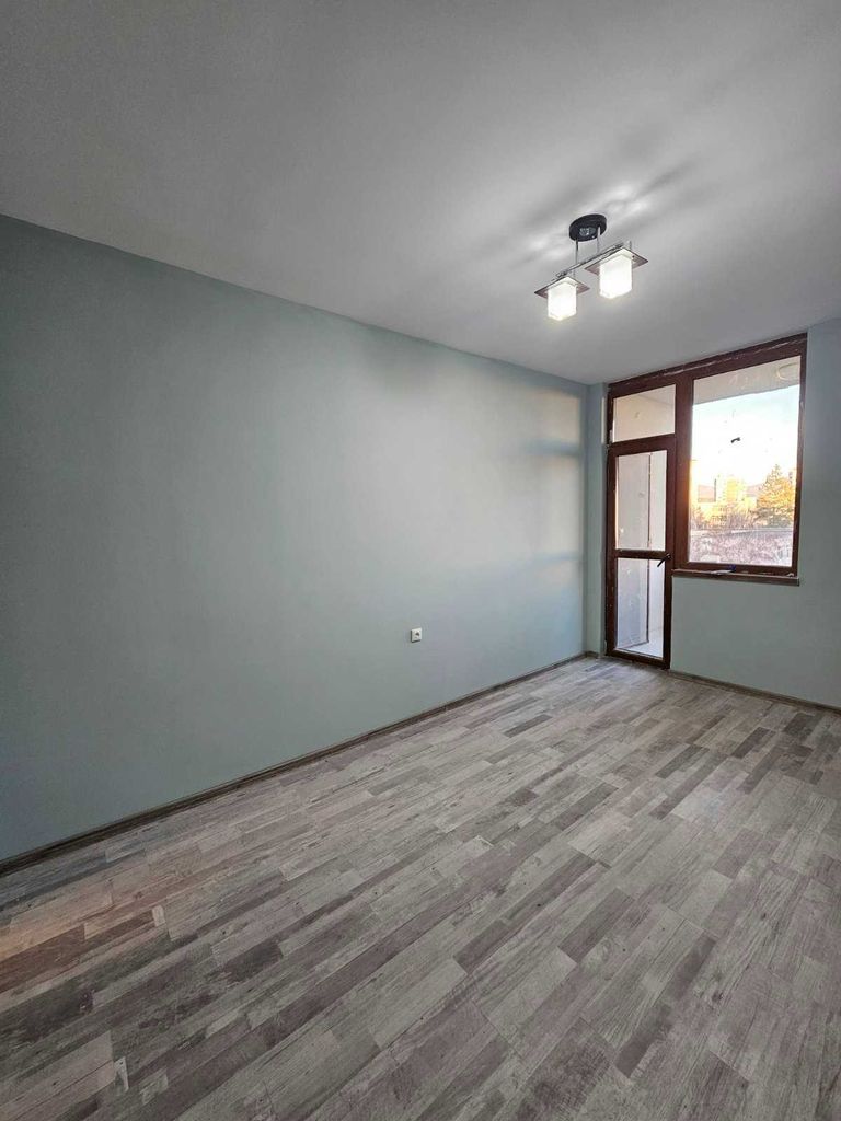 Продава се Тристаен апартамент в Казанлък - 90 кв.м за 1332 €/кв.м - Снимка #11