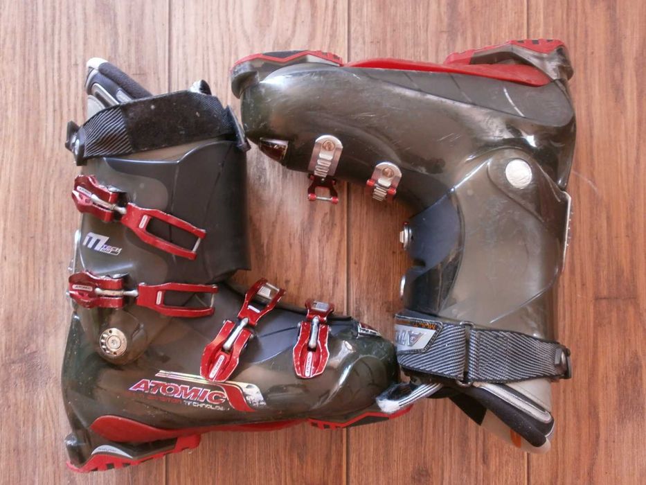Ски обувки Atomic Mtech 100 И Ретро Ски Kastle