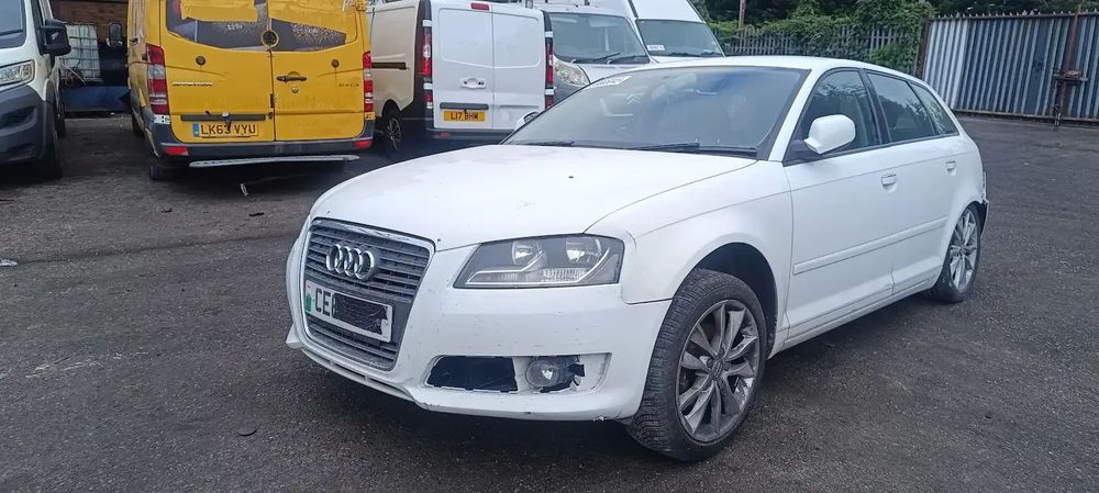 Dezmembrari / Dezmembrez Audi A3 1.6 CAYC cutie viteze LUB cod culoare LY9C