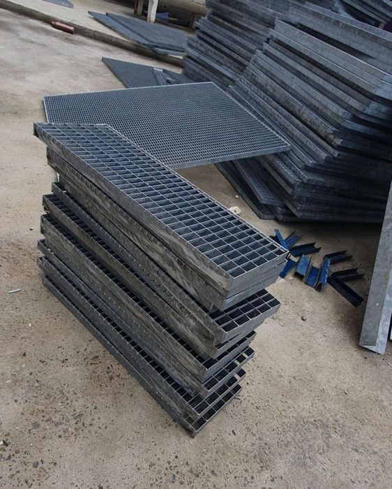 Trepte zincate galvanizate