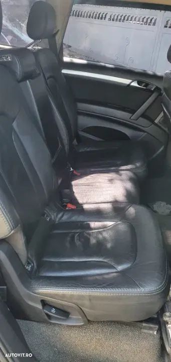 Dezmembrez Audi Q7 an 2008 motor 3.0 tdi 171 kw 233 cp BUG interior complet scaun sofer pasager scaune fata bancheta spate 6-7 locuri plafon palasolar furtun intercooler timonerie carcasa filtru aer debitmetru aer turbo turbina turbosuflanta dezmembrari
