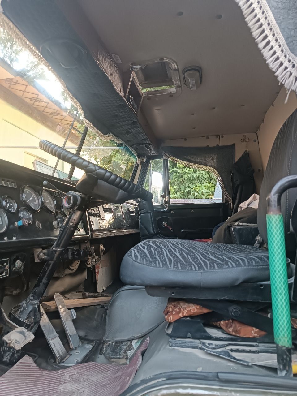 Kamaz sotiladi srochna
