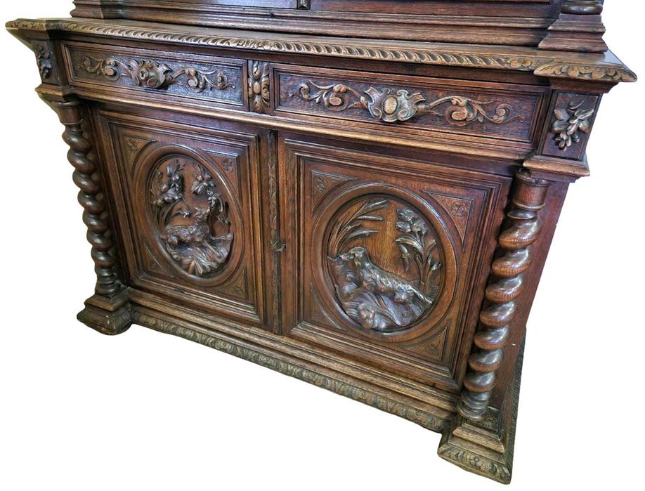 Ръчно Резбован Ловен Бюфет Витрина От Масивен Дъб "Хенри II"