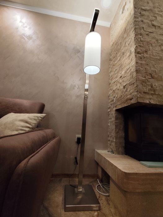 Подова висока лампа ,нова