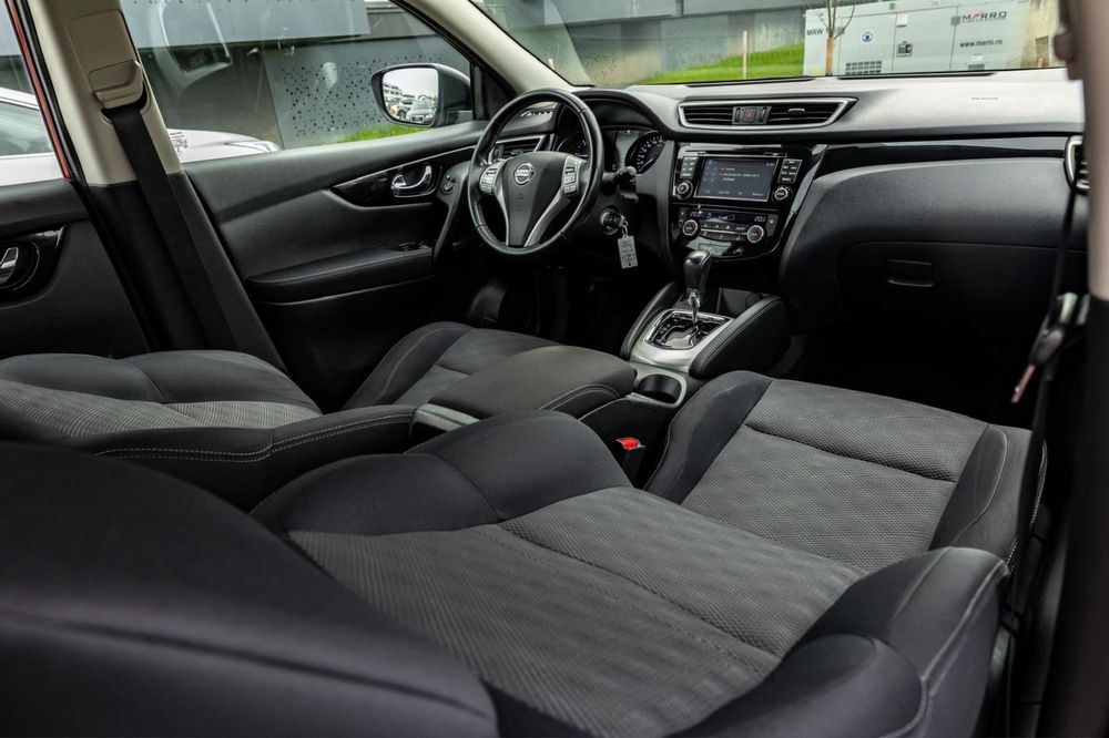Nissan Qashqai connecta 1.6D / Facelift  /Automat/Garantie /Rate