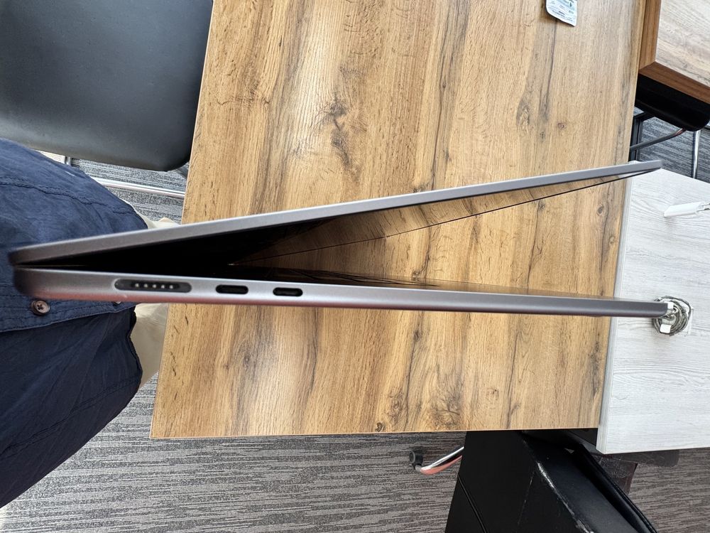 Macbook Air M2 (2023) 8/256gb