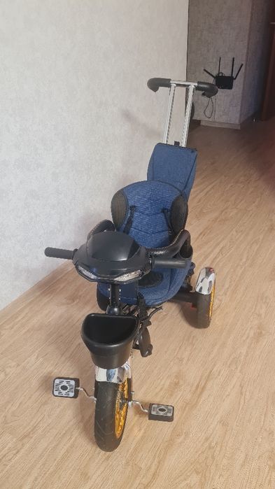 Коляска-велосипед б/у продаётся в отличном состоянии