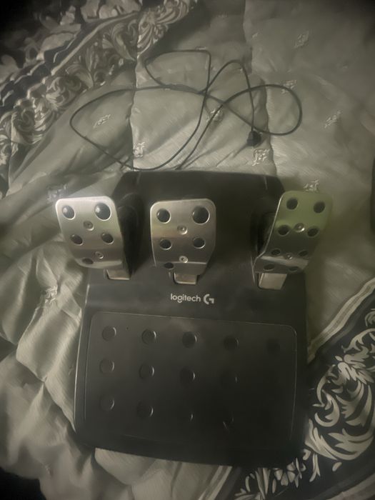 Волан logitech G29 в отлично състояние!
