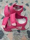 Vând sandale noi Adidas