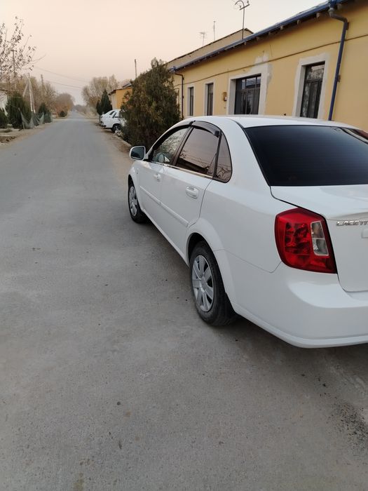 Ок жентира сотилади