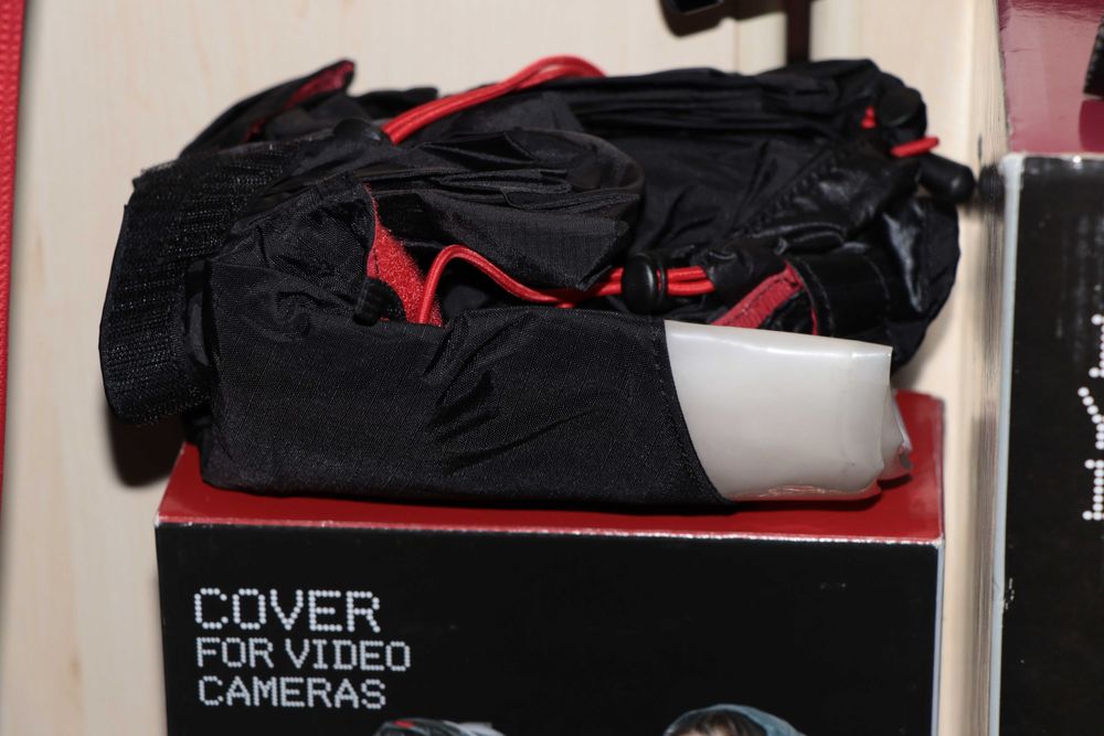 Cap trepied Manfrotto MVH502AH & husa trepied +husa camera,efectiv noi