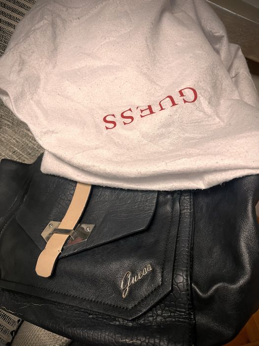 Дамска чанта Guess