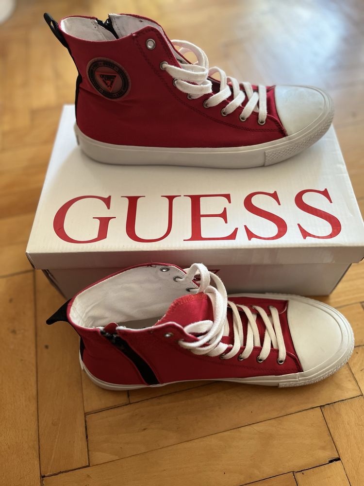 Кецове “Guess” оригинални.