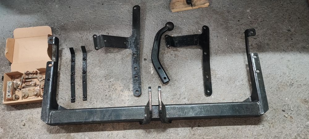 Carlig remorcare Toyota avensis t25