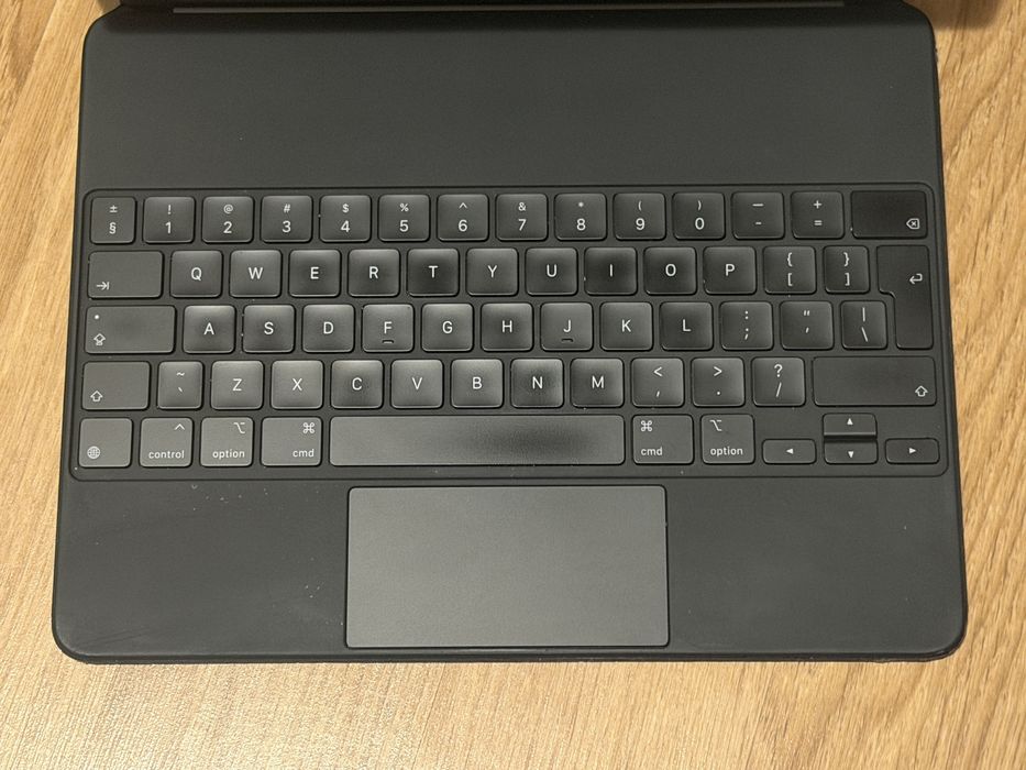 Husa cu tastatura Apple iPad Magic Keyboard pentru 12.9 inch