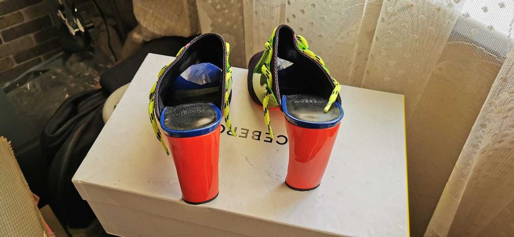 Оригинални маркови дамски сандали /чехли ICEBERG Mule - 40 номер