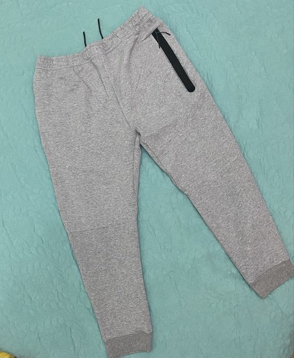 Pantaloni Nike Tech Gri